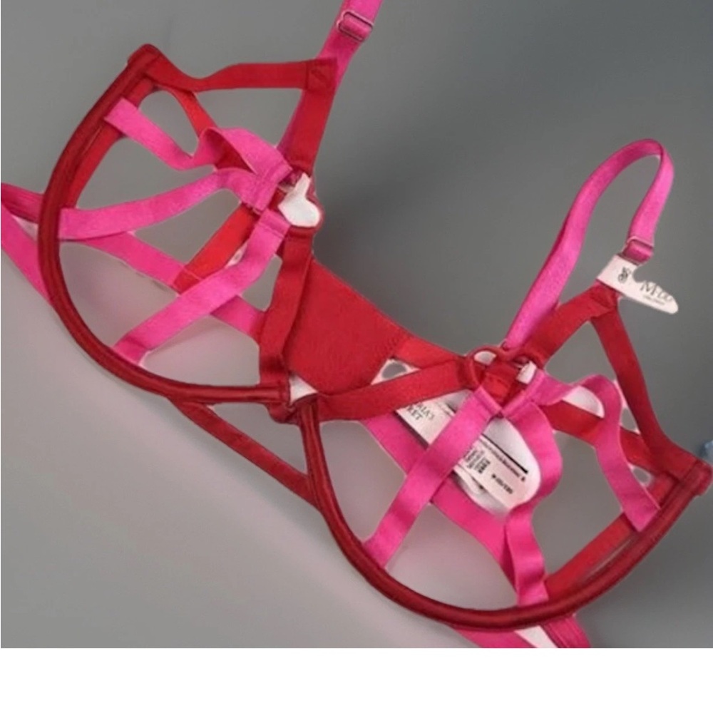 Victoria's Secret Heartware Open-Cup Strappy Demi Bra & crotchless panty set - Picture 8 of 9